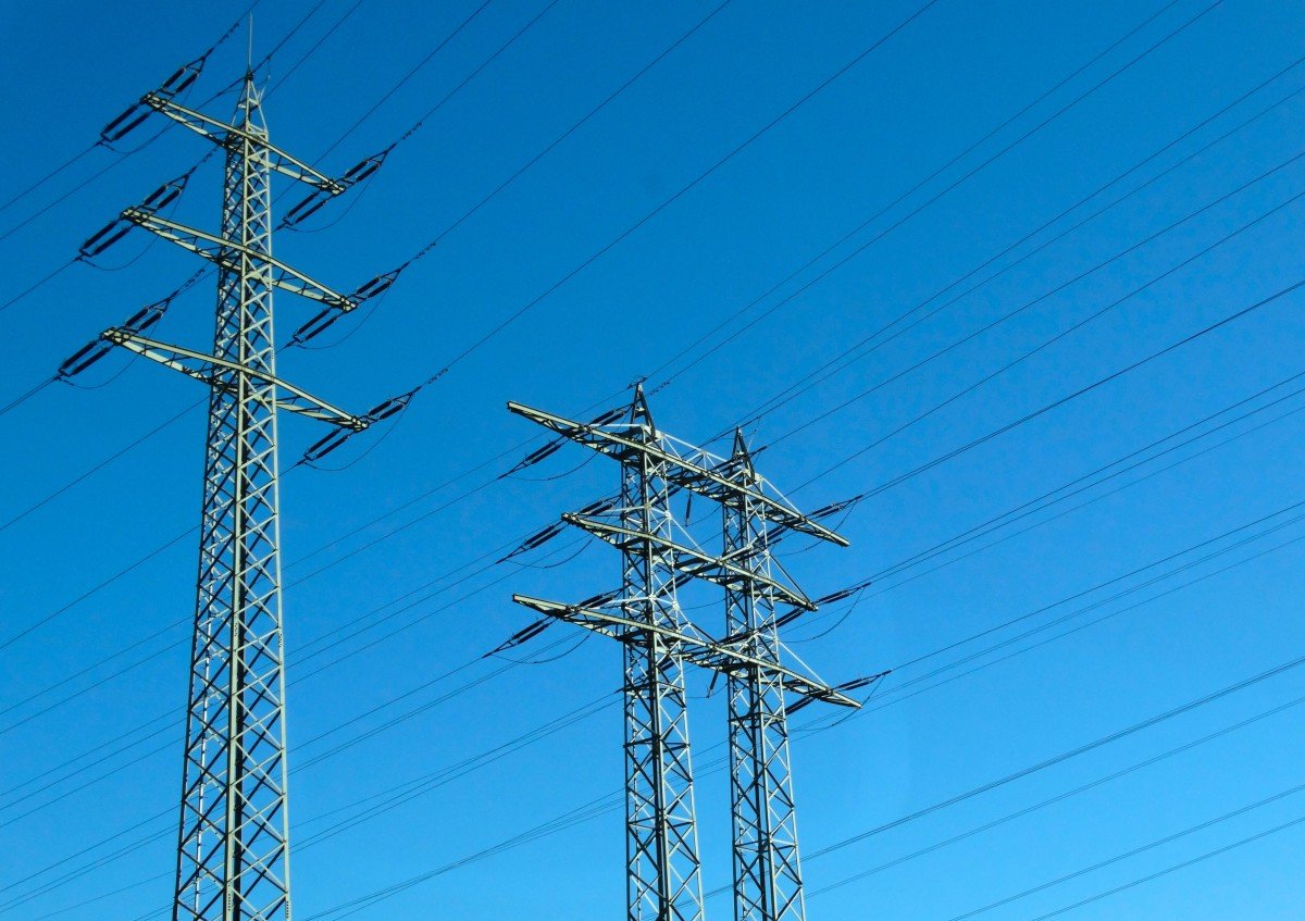 Lire la suite à propos de l’article S&eacute;curit&eacute; &eacute;lectrique en entreprise&nbsp;: quelles sont les bonnes pratiques &agrave; adopter absolument&nbsp;?